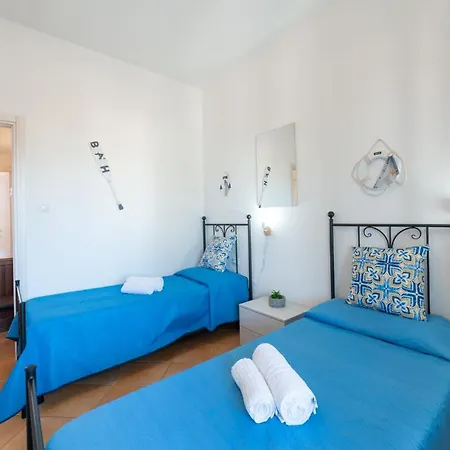 Casa A 50 Mt Dal Mare Con Posto Auto Privato .... Holiday home
