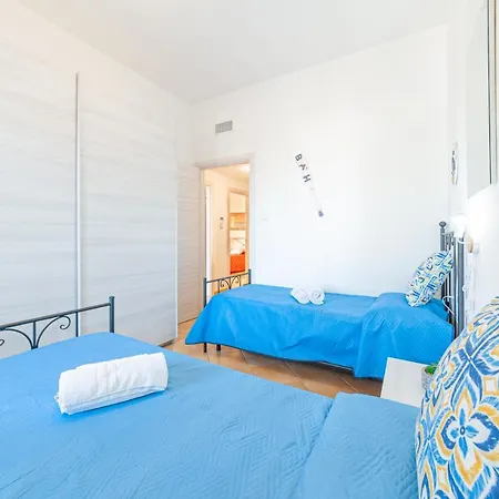 Casa A 50 Mt Dal Mare Con Posto Auto Privato .... Holiday home