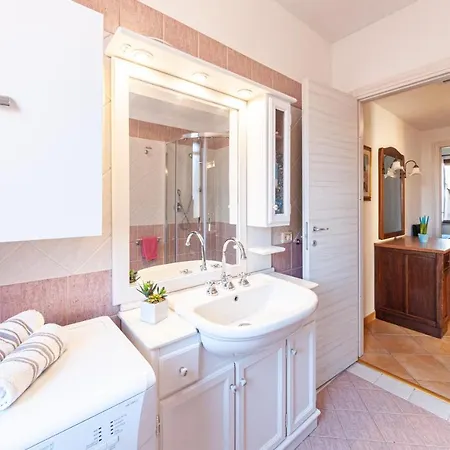 Casa A 50 Mt Dal Mare Con Posto Auto Privato ....