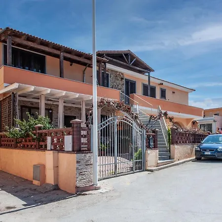 Casa A 50 Mt Dal Mare Con Posto Auto Privato .... *